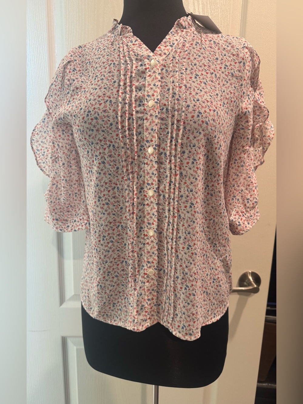 Delicate Pink Floral Pintuck Button-Up Blouse
